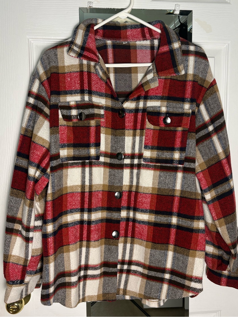 Women’s Cozy Flannel Shacket Red Cream Plaid Size M Long Sleeve Button Down